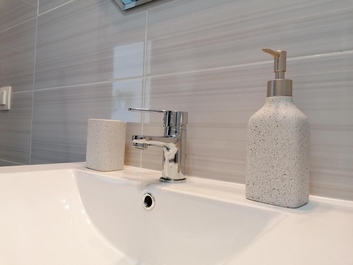Ama Apartament Cu Terasa 50 Mp & Parcare 布拉索夫 外观 照片