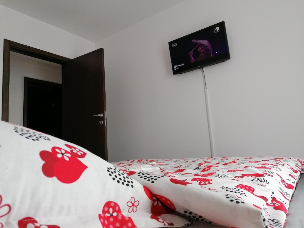 Ama Apartament Cu Terasa 50 Mp & Parcare 布拉索夫 外观 照片