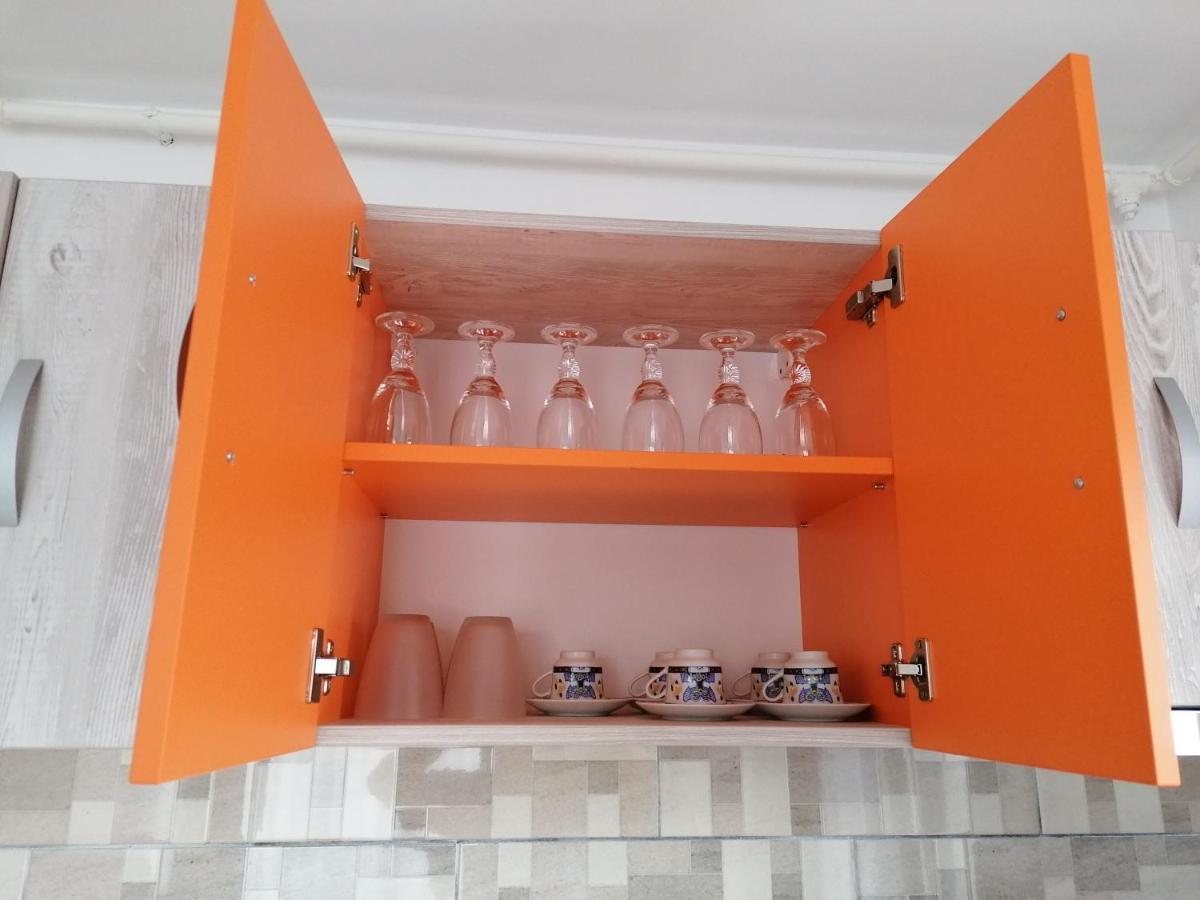 Ama Apartament Cu Terasa 50 Mp & Parcare 布拉索夫 外观 照片