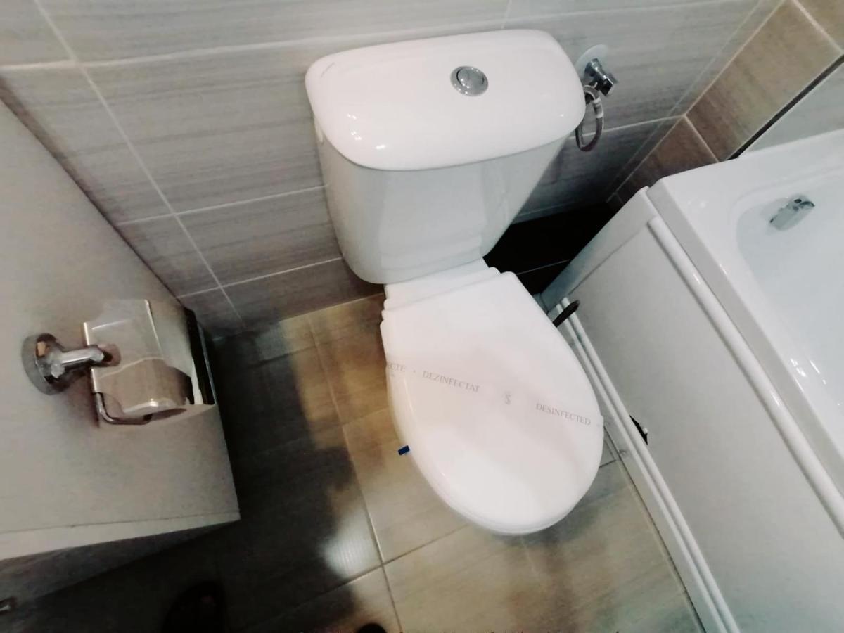 Ama Apartament Cu Terasa 50 Mp & Parcare 布拉索夫 外观 照片